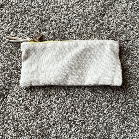 NOTED Zip Pouch - Picture 3 of 4